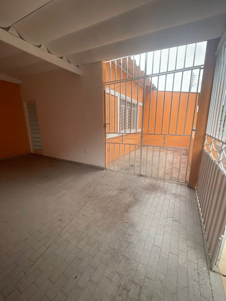 16b31b58-6b12-405c-b90c-1d12b46e3984