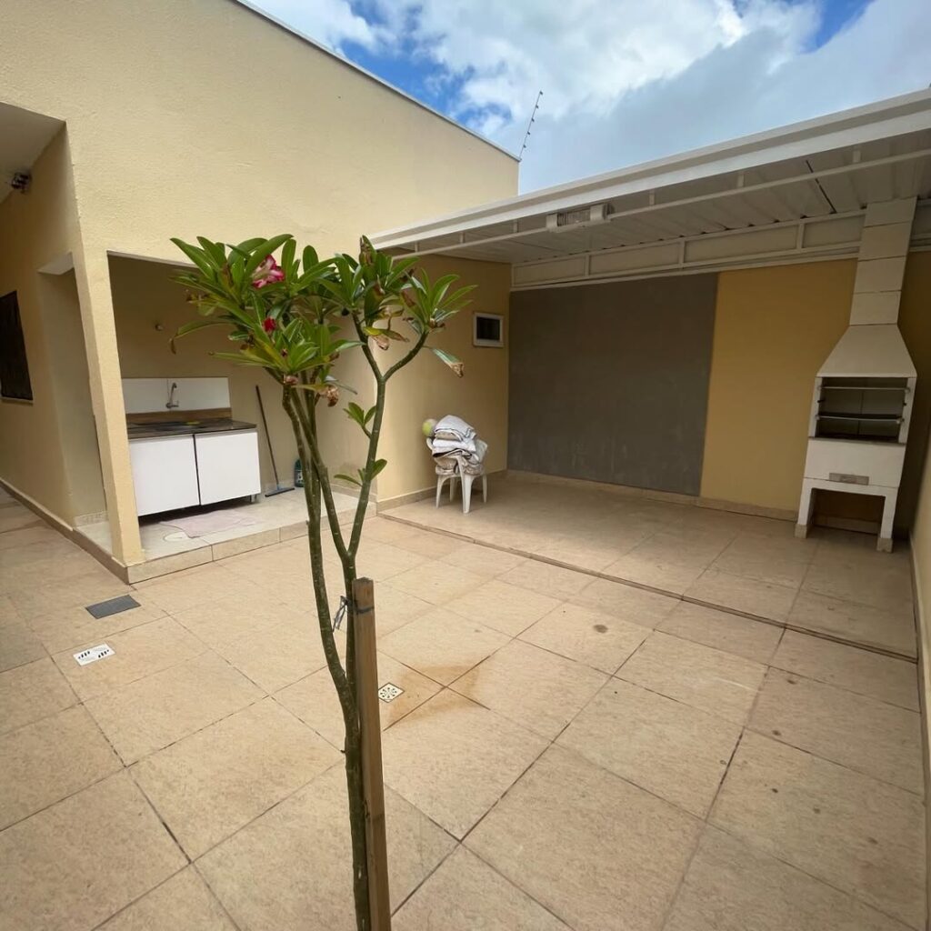 SaveClip.App_627774909_18201275431336581_4458409394331359361_n