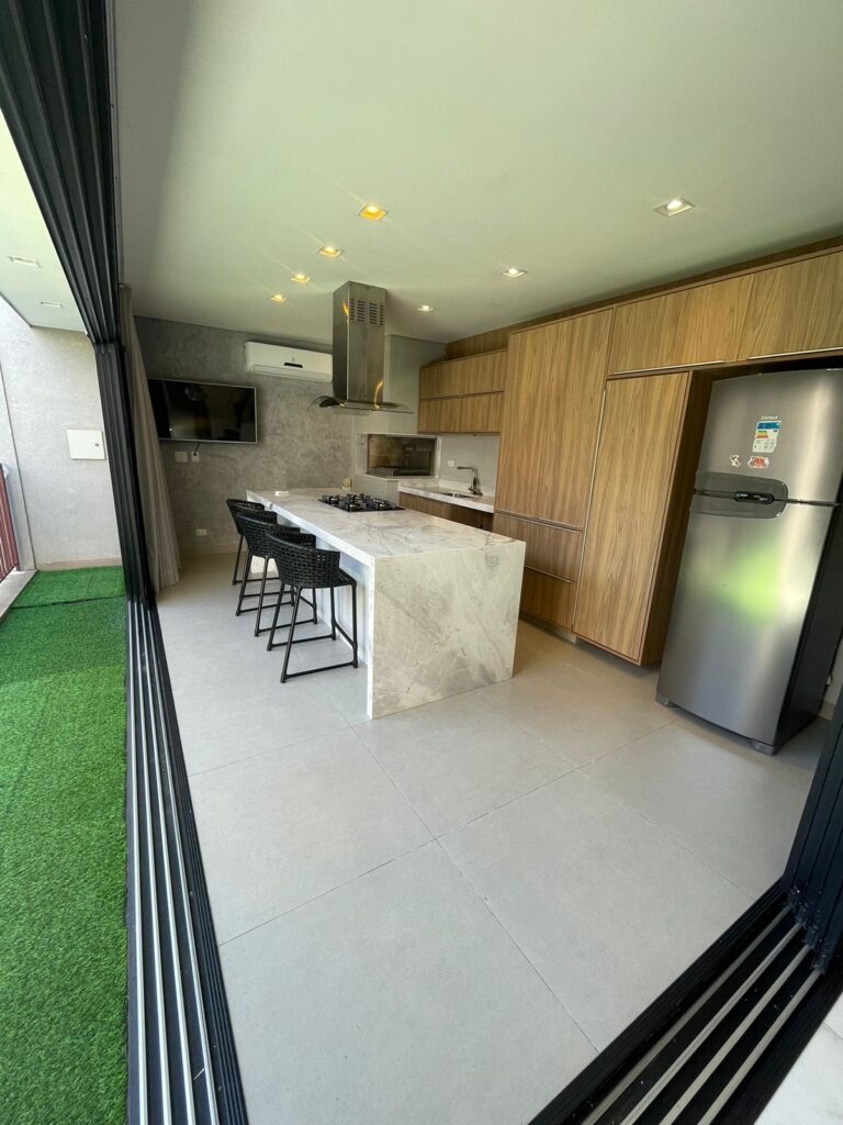 b863f022-2df2-4203-851e-e3c9b713ef6f