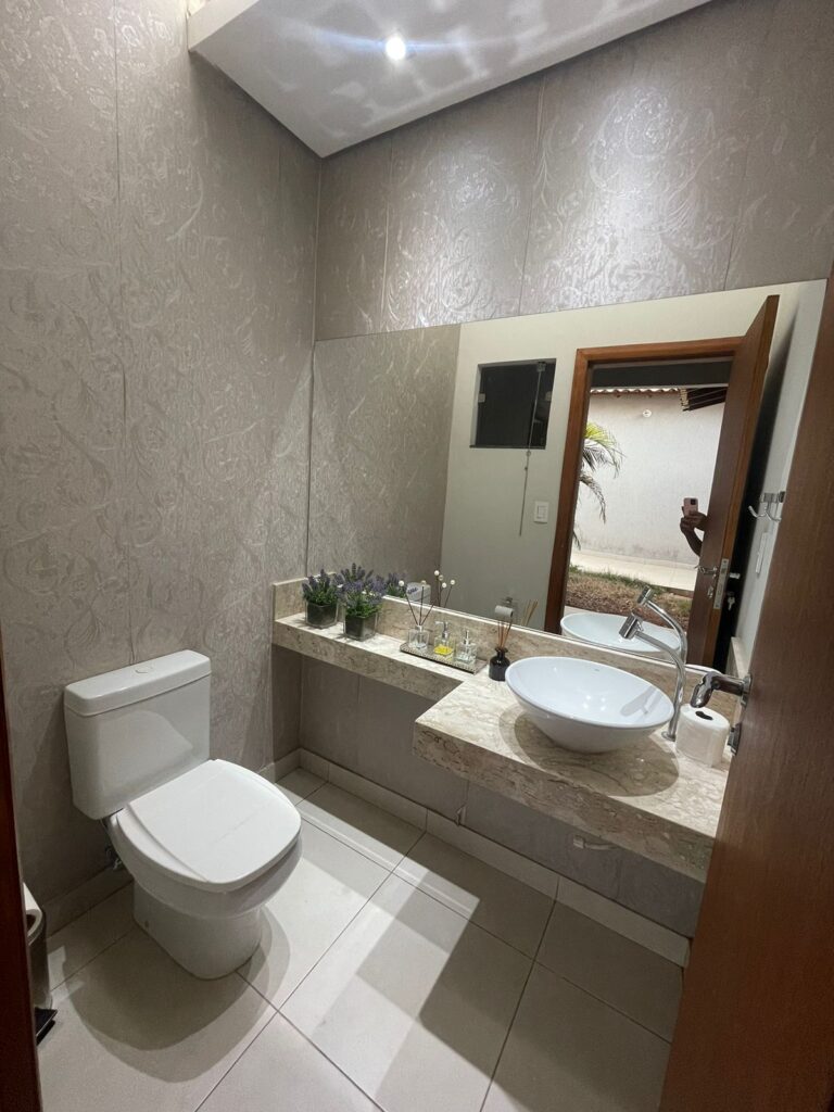 e33ca241-a853-47a2-809f-1d4cf0d732c0